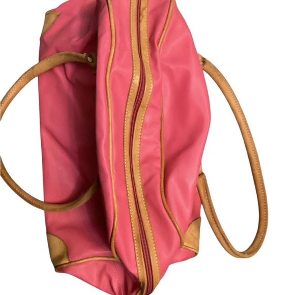 Coachman - Picture 6 of 9